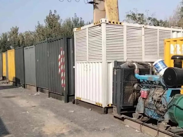 工业园区200KW柴油发电机机组每小时油耗是多少?